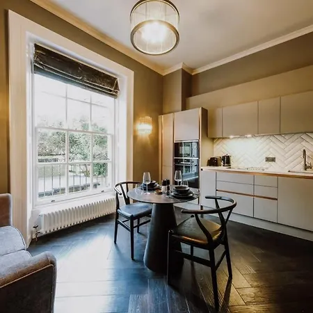 Clifton 32 - 1 - Hopewell * Bristol