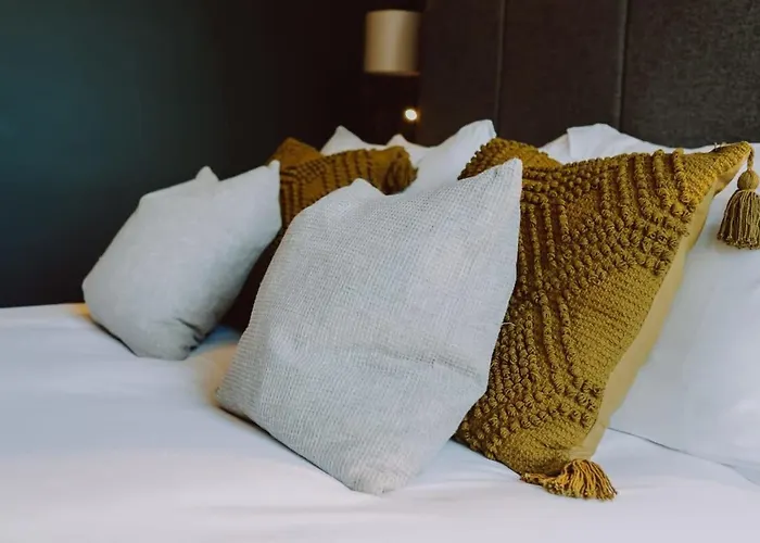 Clifton 32 - 1 - Hopewell Бристоль