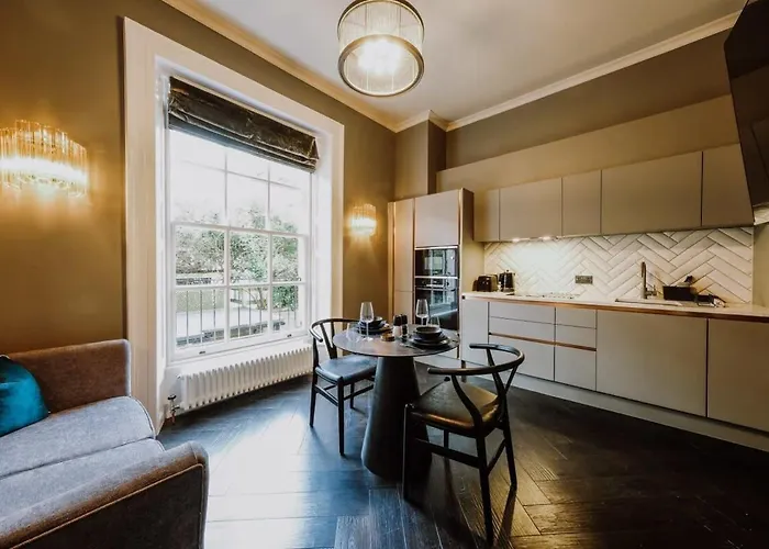 Clifton 32 - 1 - Hopewell * Bristol