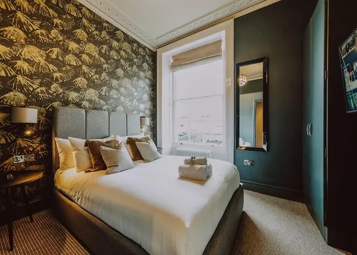 Clifton 32 - 1 - Hopewell Apartament